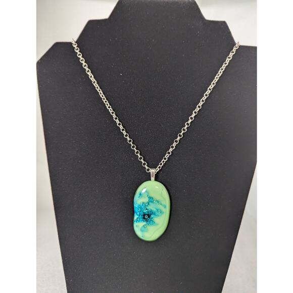 Dichroic glass Large  pendant  SP bail and 24" chain green and green bubbles - Picture 3 of 8